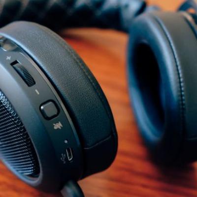 HS70 – Tai nghe wireless rẻ nhưng cực ngon cho game thủ thích “chill”